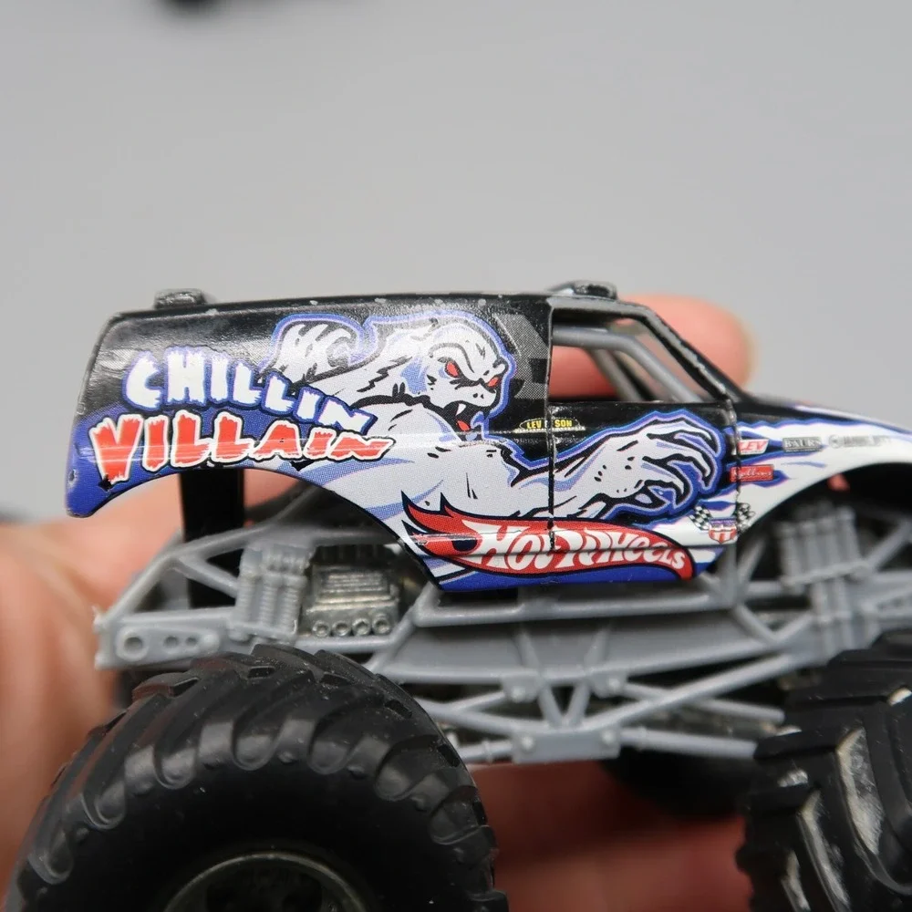 Monster Jam Trucks 1:64 Lot Of 3 Megalodon Chillin Villain Sudden Impact